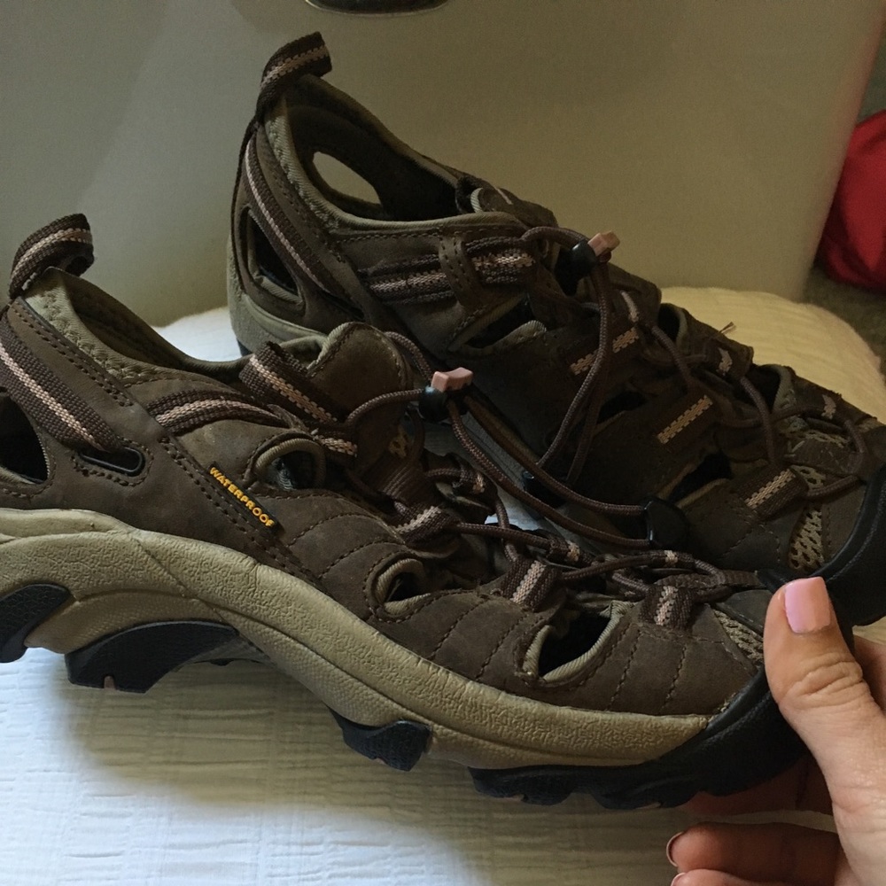 Keen waterproof sandals size 7